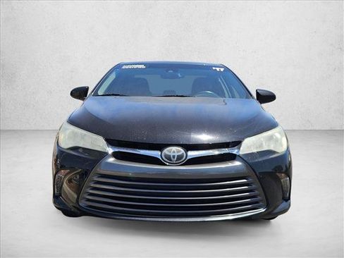 Used 2017 Toyota Camry XLE w/ Moonroof Package FWD image 2
