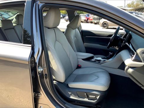 Used 2024 Toyota Camry XLE image 8