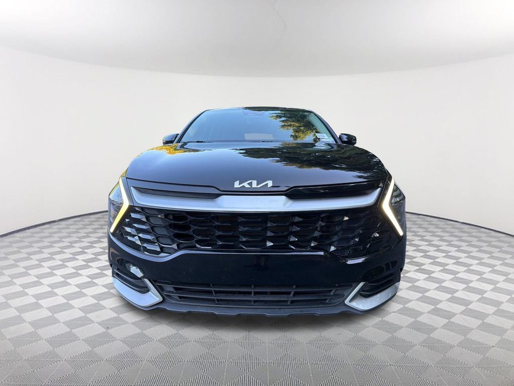 Used 2025 Kia Sportage EX FWD image 2