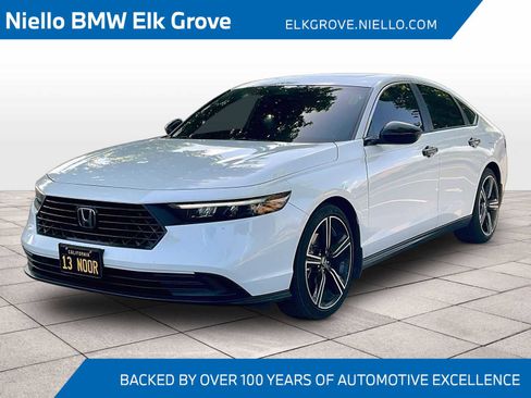Used 2025 Honda Accord Sport image 1