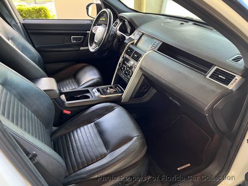 Used 2015 Land Rover Discovery Sport HSE Luxury image 36