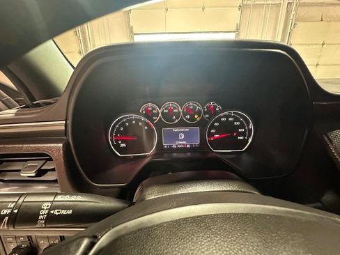 Used 2021 Chevrolet Suburban RST image 23