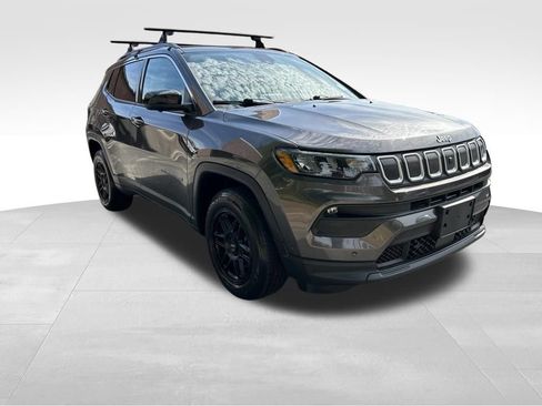 Used 2022 Jeep Compass Latitude w/ Sun and Sound Group AWD/4WD image 8