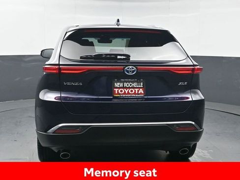 Used 2024 Toyota Venza XLE AWD/4WD image 5
