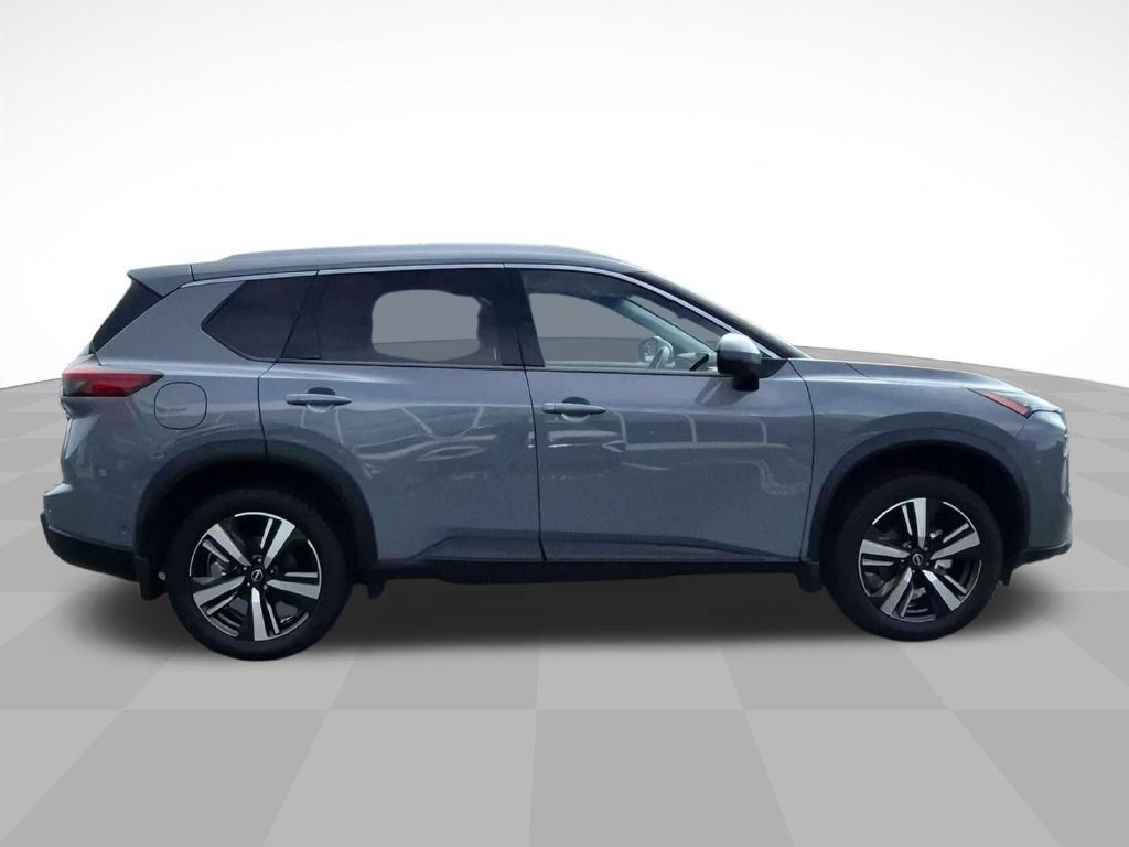 Used 2025 Nissan Rogue SL w/ SL Premium Package AWD/4WD image 2