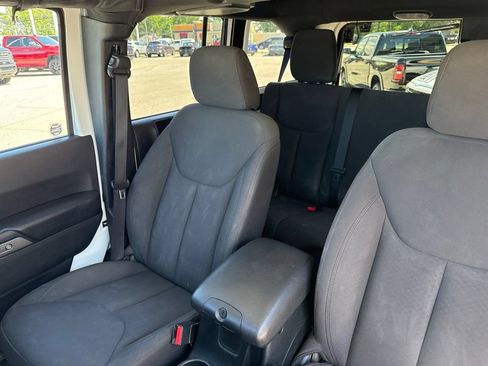 Used 2017 Jeep Wrangler Unlimited Sport w/ Quick Order Package 24S AWD/4WD image 39