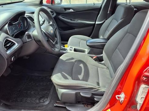 Used 2017 Chevrolet Cruze LS FWD image 13