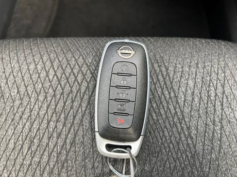 Used 2025 Nissan Rogue SV image 22