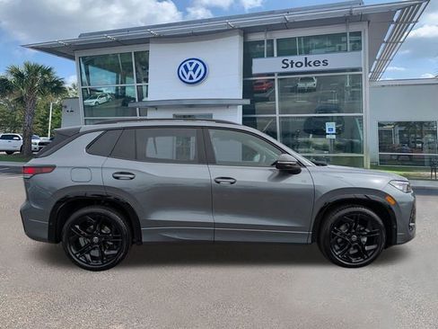 New 2026 Volkswagen Tiguan SE R-Line FWD image 3