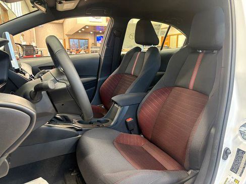 Certified 2026 Toyota Corolla SE w/ SE Package image 18