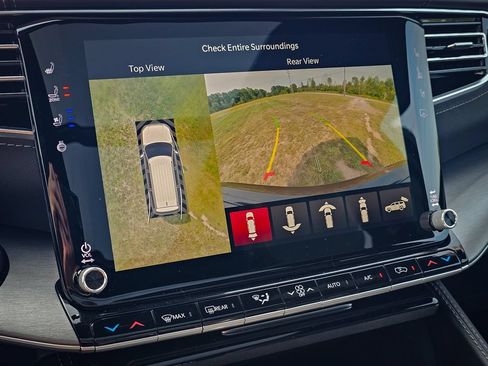 New 2026 Jeep Grand Wagoneer Limited AWD/4WD image 32