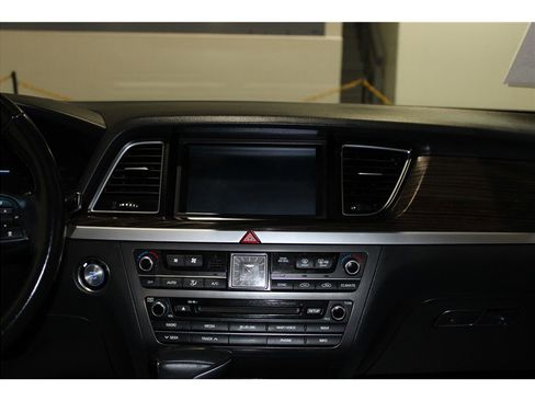 Used 2018 Genesis G80 3.8 image 16