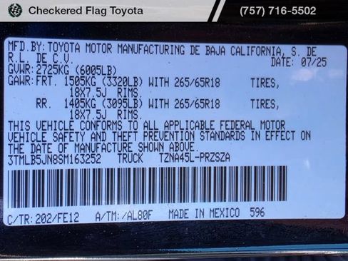 Used 2025 Toyota Tacoma TRD Sport AWD/4WD image 21
