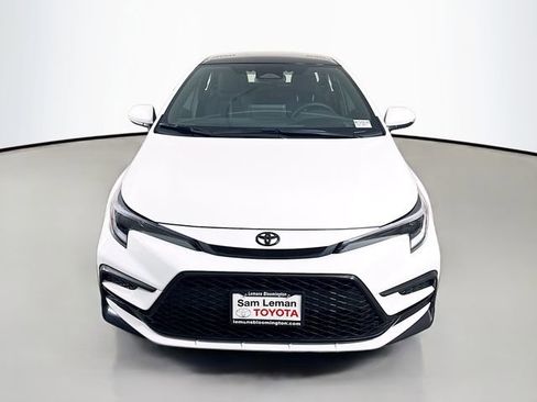 Used 2026 Toyota Corolla SE w/ SE Package image 2