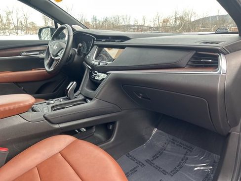 Used 2021 Cadillac XT5 Premium Luxury image 10