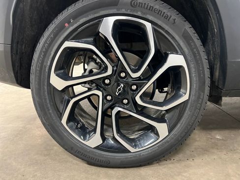 Certified 2025 Chevrolet Trax RS w/ Driver Confidence Package image 10