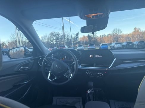 New 2026 Chevrolet Trax ACTIV w/ Sunroof Package image 17