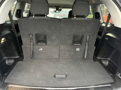 Used 2023 Jeep Grand Cherokee L Laredo image 27