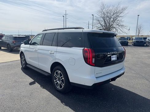 Certified 2025 Ford Expedition Active AWD/4WD image 7