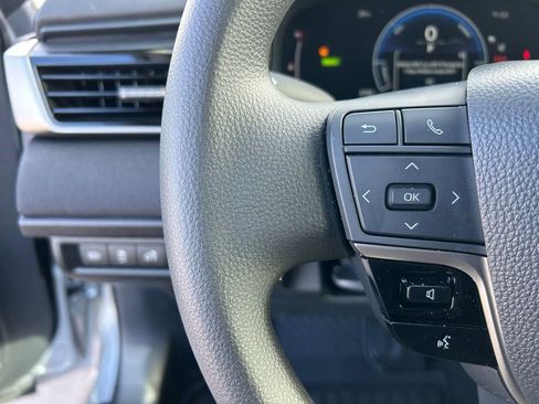 Used 2025 Toyota Camry LE image 19