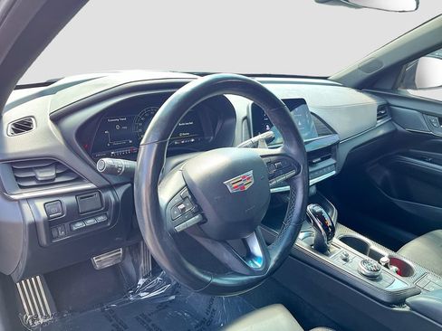 Used 2025 Genesis GV70 2.5T w/ Sport Prestige Package AWD/4WD image 9