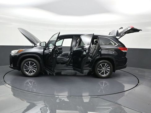 Used 2019 Toyota Highlander XLE image 34