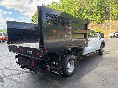Certified 2024 GMC Sierra 3500 Pro w/ Convenience Package RWD image 10