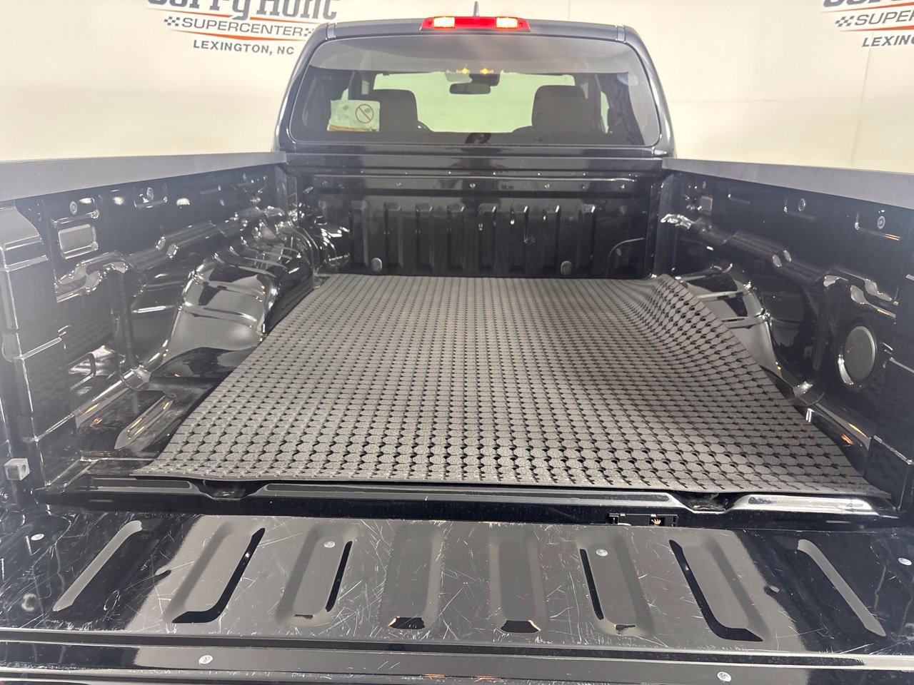 Used 2025 Nissan Frontier SV AWD/4WD image 28