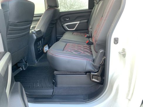 Used 2023 Nissan Titan SV w/ SV Convenience Package image 22