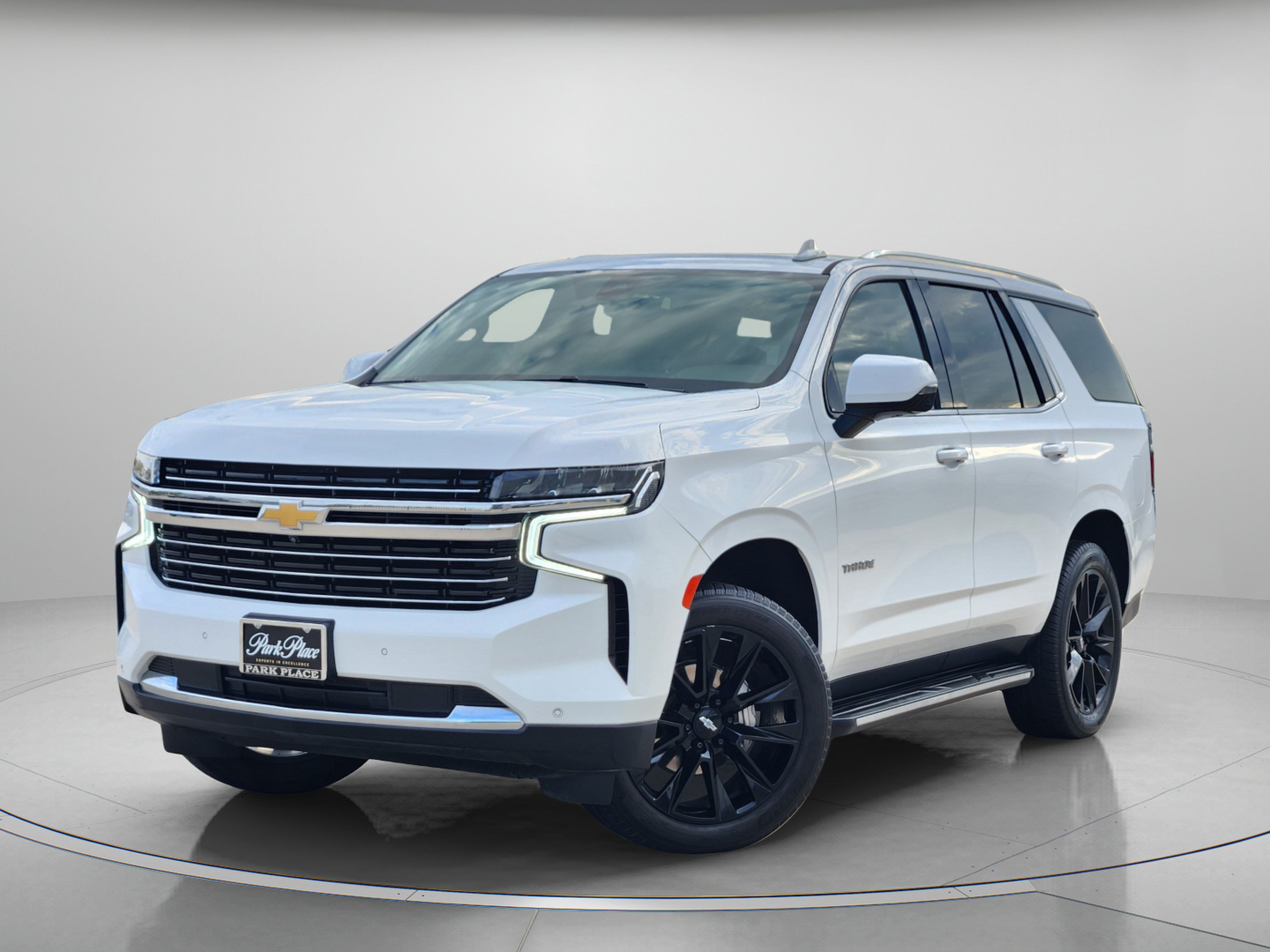 Used 2022 Chevrolet Tahoe LT w/ Luxury Package RWD image 1