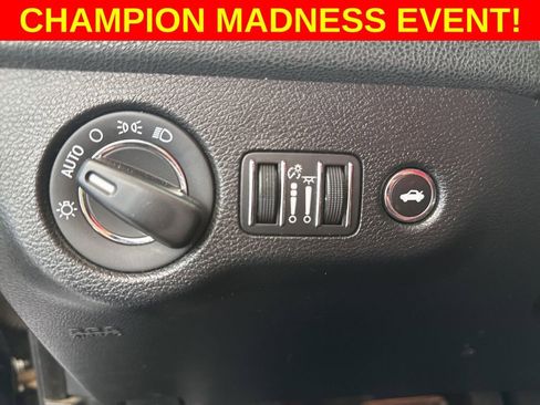 Used 2019 Chrysler 300 Touring w/ Sport Appearance Package image 12