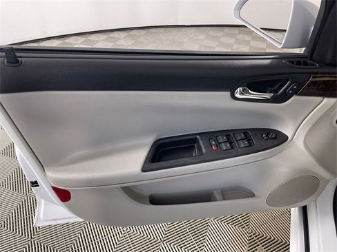 Used 2012 Chevrolet Impala LTZ image 12