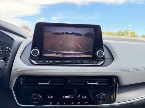 Used 2023 Nissan Rogue SV FWD image 21
