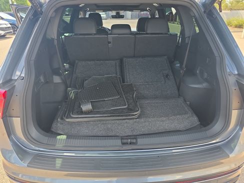 Used 2024 Volkswagen Tiguan SE R-Line FWD image 34