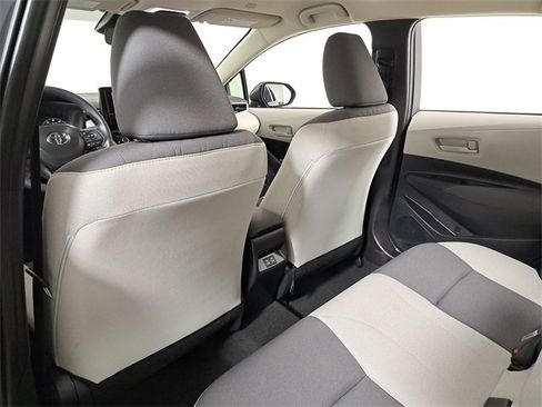 Used 2025 Toyota Corolla LE w/ Convenience Package image 11