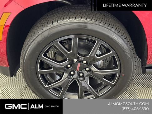 New 2026 GMC Yukon Denali w/ Sun & Power Step Package image 13