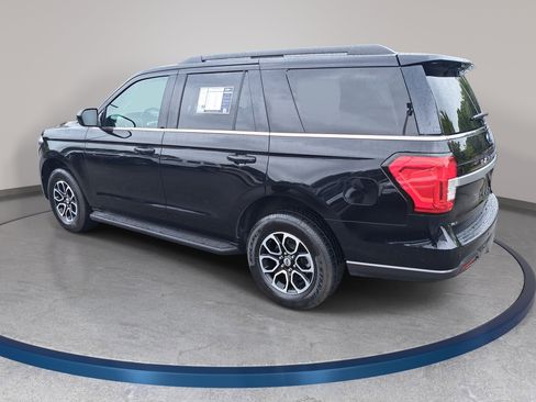 Used 2024 Ford Expedition XLT AWD/4WD image 7