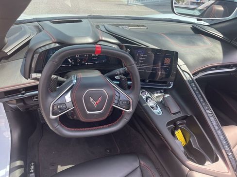 Used 2023 Chevrolet Corvette Stingray Premium Conv w/ Z51 Performance Package RWD image 5