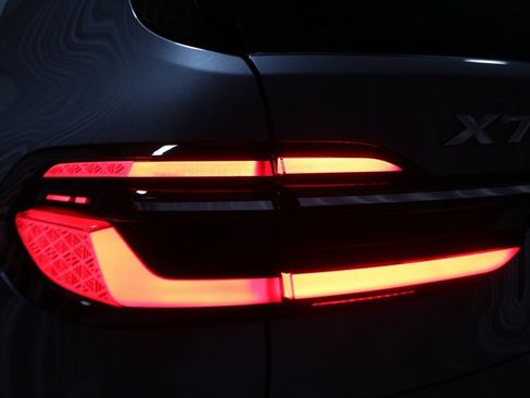 Certified 2023 BMW X7 xDrive40i w/ Executive Package image 9