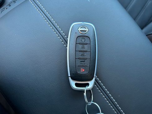 Used 2025 Nissan Pathfinder Platinum w/ Cargo Package image 33