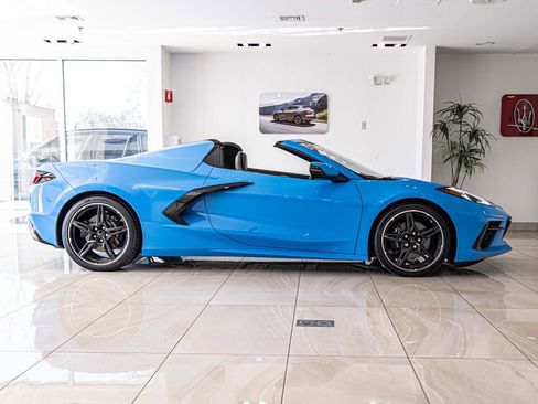 Used 2021 Chevrolet Corvette Stingray Convertible w/ 1LT image 11