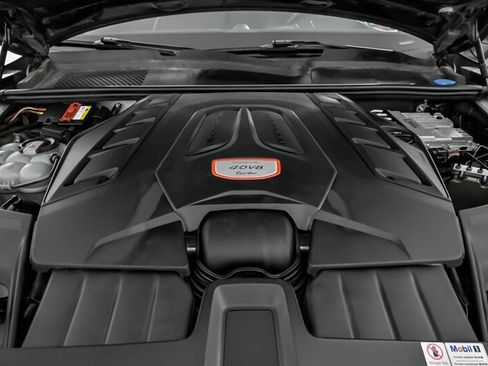 Used 2019 Porsche Cayenne Turbo image 17