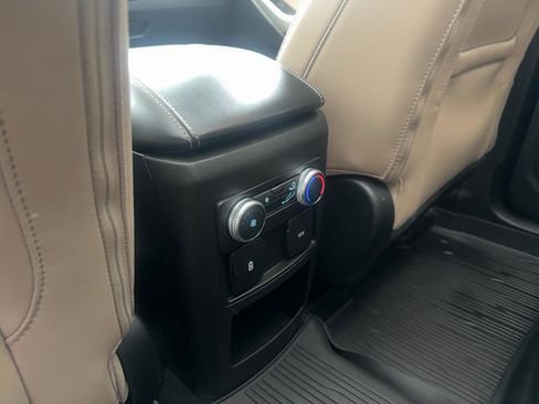 Used 2021 Ford Explorer XLT w/ Equipment Group 202A image 15