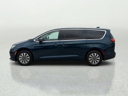 Used 2022 Chrysler Pacifica Touring-L FWD image 4