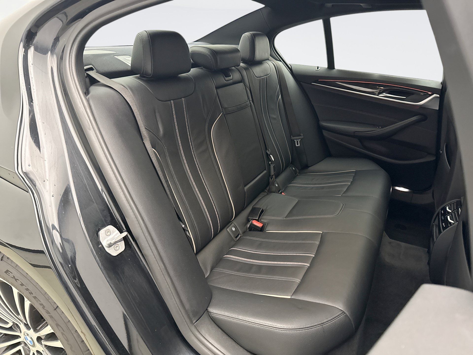 Used 2018 BMW 530i xDrive AWD/4WD image 18