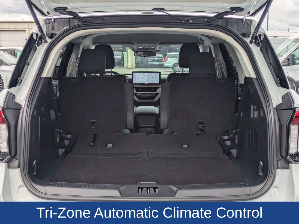 Certified 2026 Ford Explorer Active RWD image 13