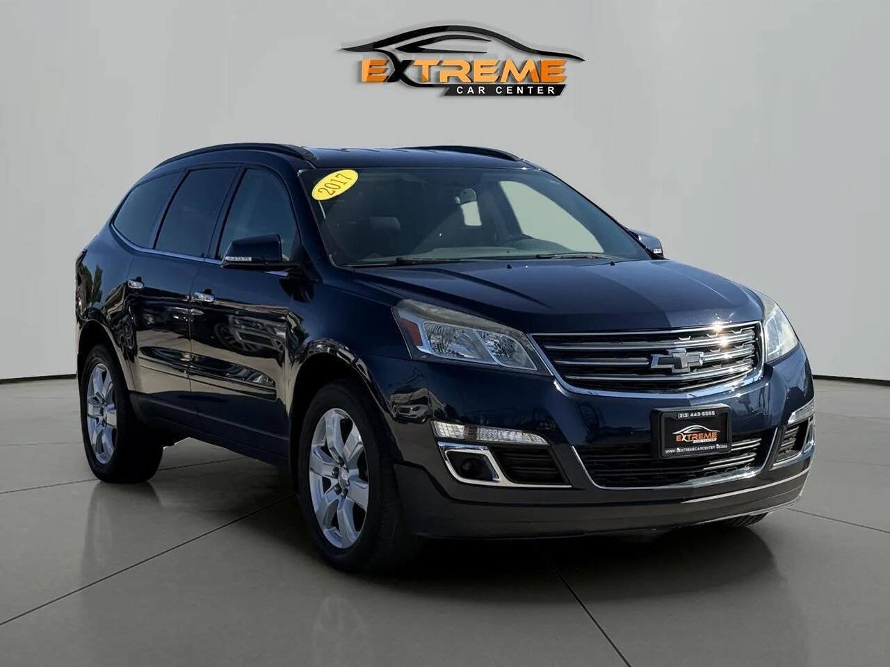 Used 2017 Chevrolet Traverse LT w/ Style and Technology Package FWD image 8