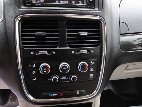 Used 2017 Dodge Grand Caravan SE w/ Power Window Group FWD image 31