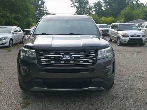 Used 2016 Ford Explorer XLT w/ Equipment Group 202A AWD/4WD image 2