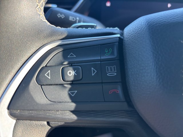 Used 2024 Jeep Grand Cherokee L Altitude AWD/4WD image 18